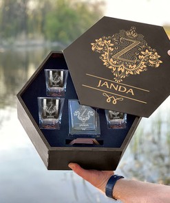 Janda Whiskey Set (Wooden box + Decanter + 4 Glasses + 4 Coasters)