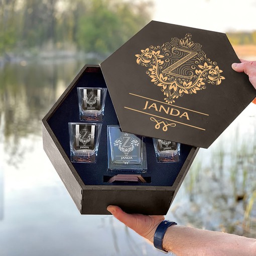 Janda Whiskey Set (Wooden box + Decanter + 4 Glasses + 4 Coasters)
