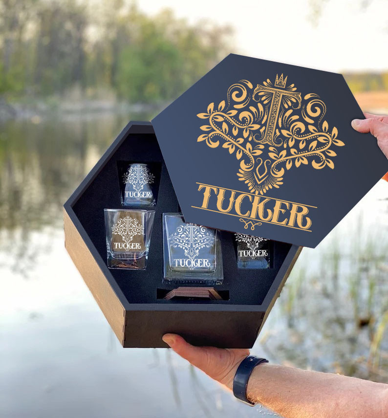 TUCKER - WHISKEY SET (Wooden box + Decanter + 4 Glasses + 4 Coasters)